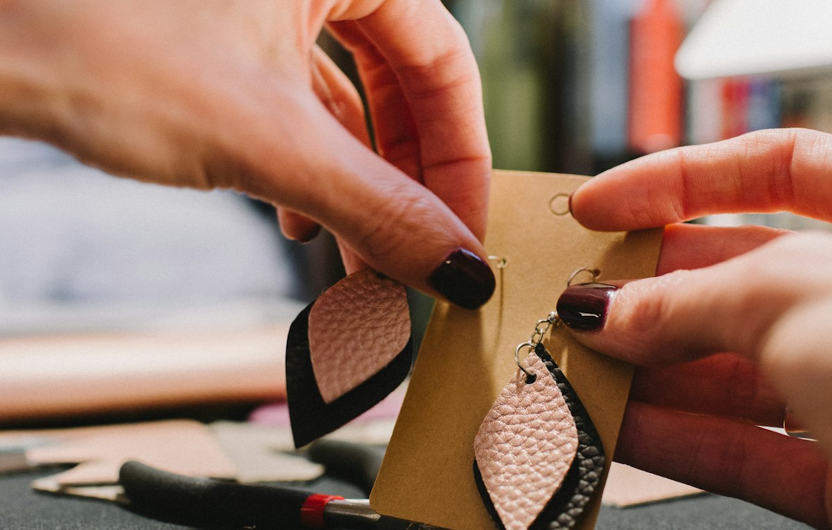 Leather teardrop earrings